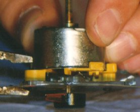 Rivet extraction (1/2)